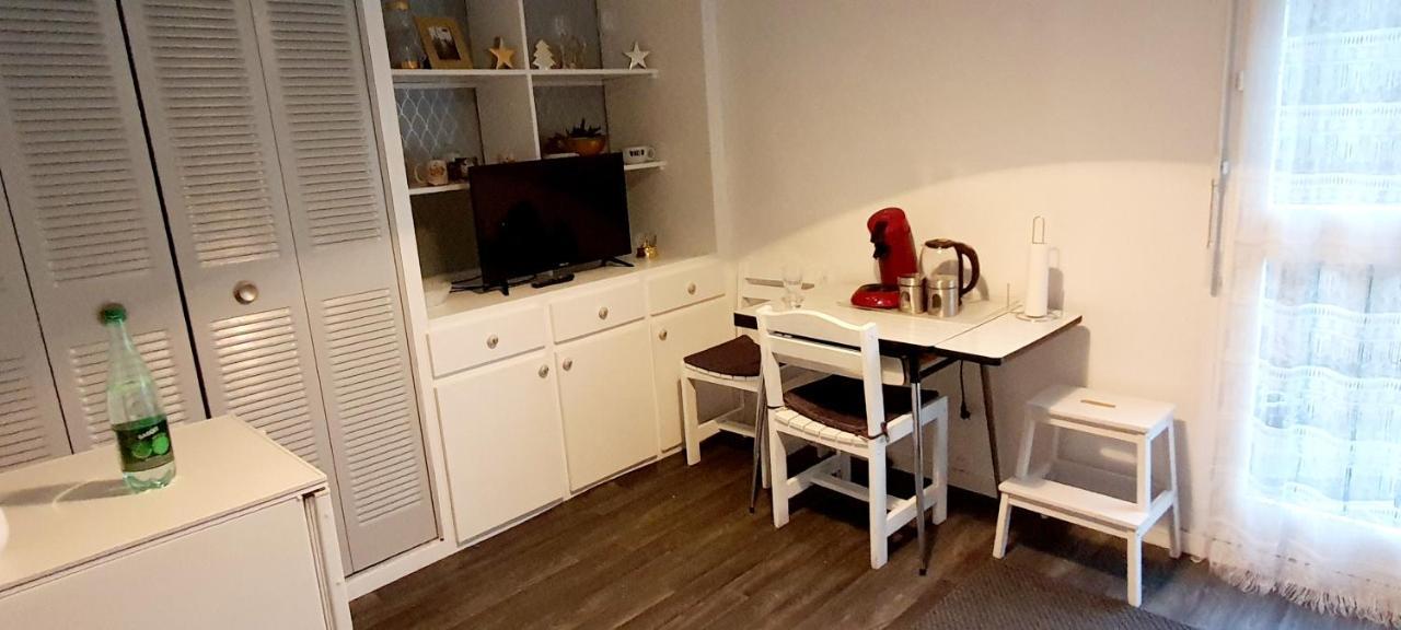 Studio En Face De La Foret De Fontainebleau Avon Buitenkant foto